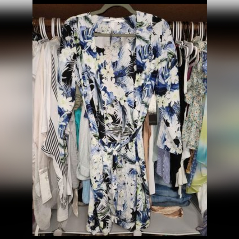 Kenzie tropical blues kimono jacket size Medium